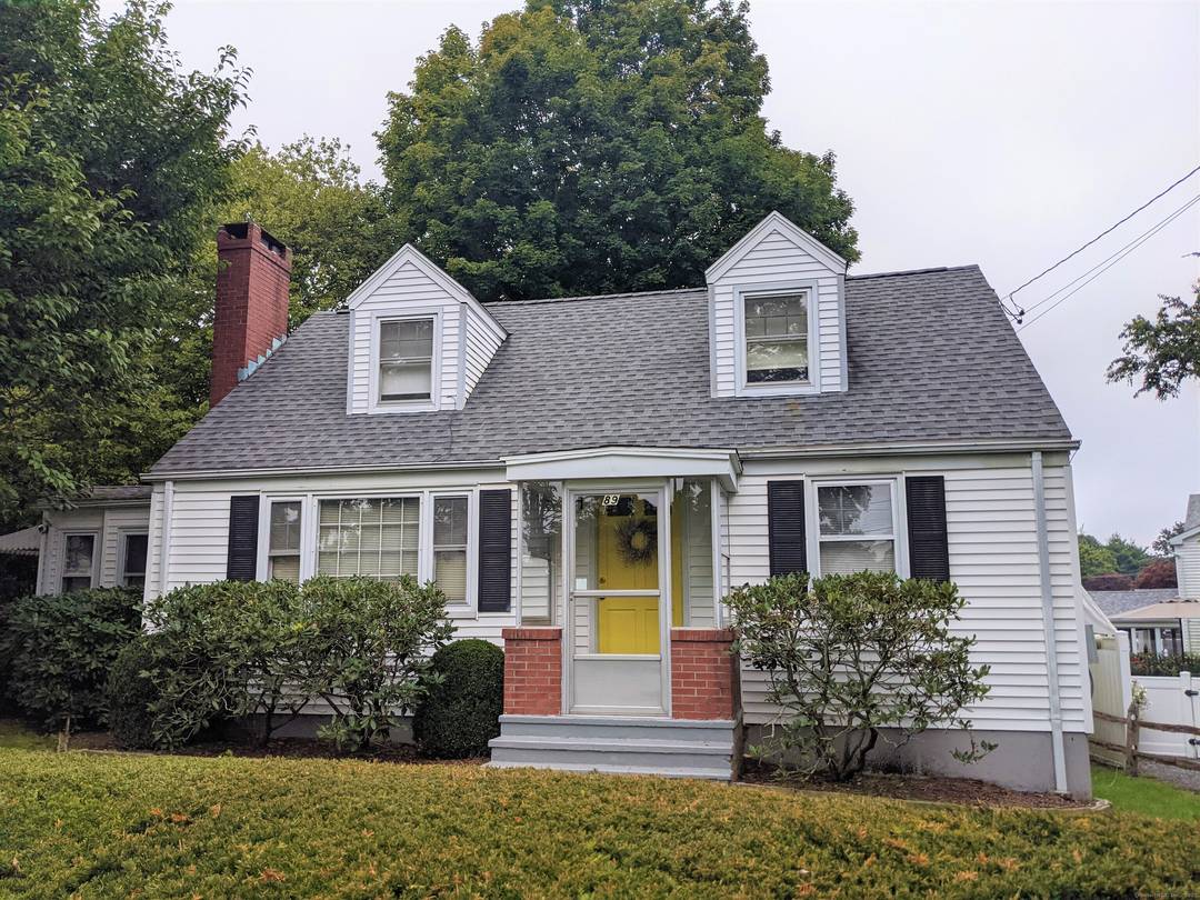 JULY RENTAL, AVAILABLE 7 1 2026 8 1 2026 Only steps to Grove Beach in this charming Cape style 3 bedroom, 1 half bath home with one bedroom, the full ...