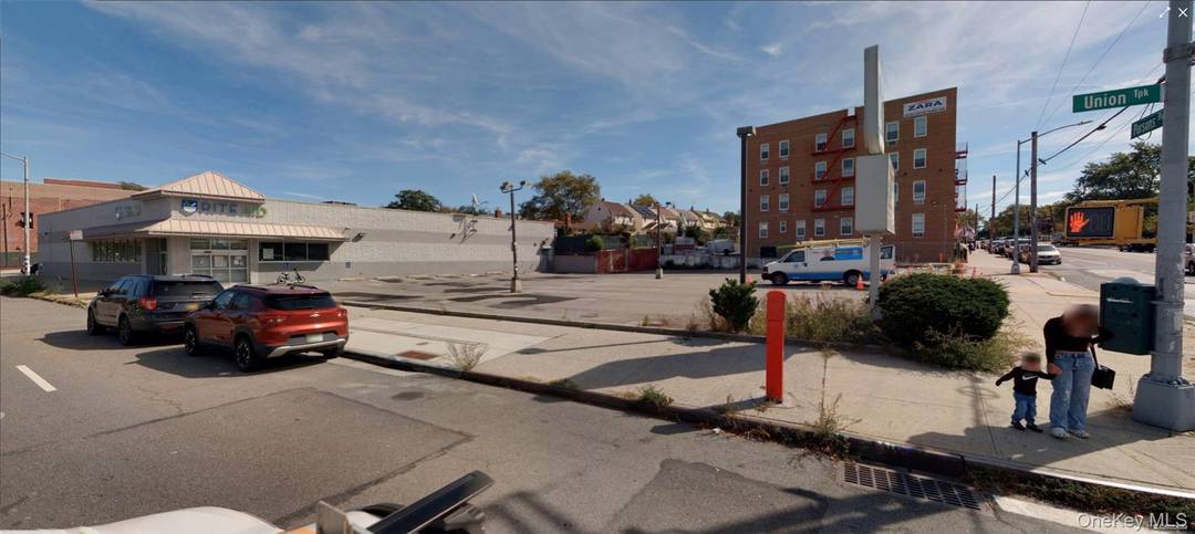 FOR LEASE Prime location retail opportunity at 158 02 Union Turnpike, Flushing Fresh Meadows, NY 11366 Formerly used by Rite Aid Pharmacy.