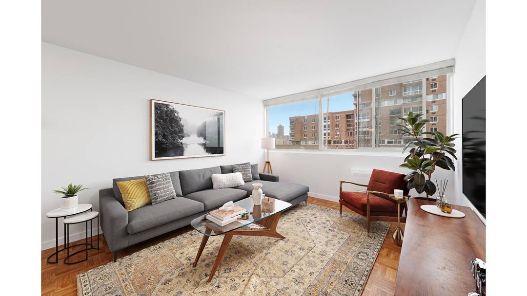 Welcome home to fresh air, the sparkling skyline, and water views at this 715sf 1BR 1BA apartment with large rooms, a foyer, galley kitchen, hardwood flooring and generous closet space.