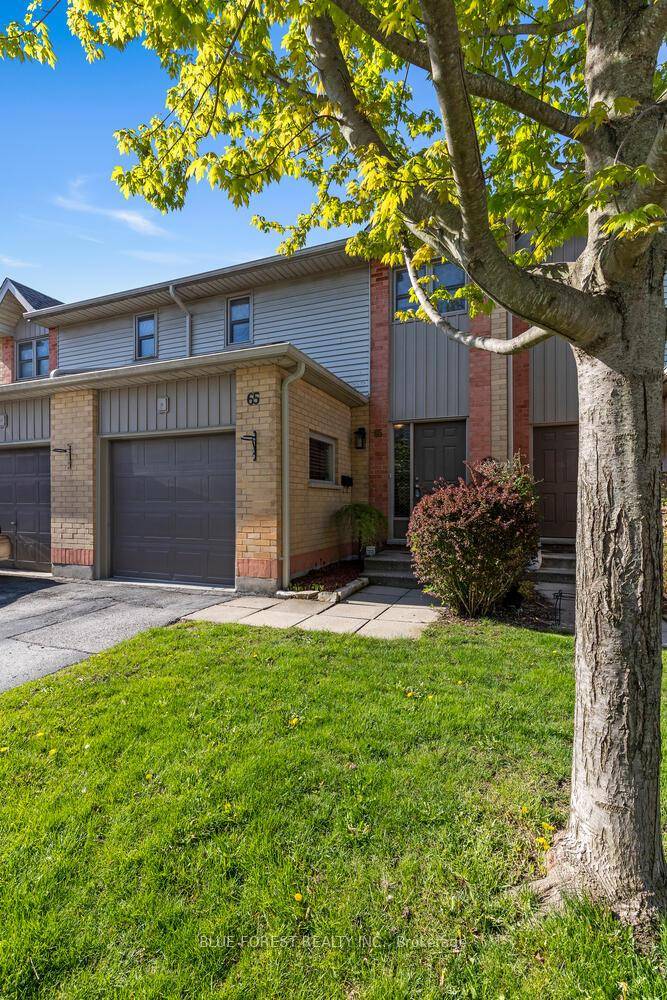 Located in a quiet condo complex that backs onto the East Park golf course, this 3 Bedroom 2 Bathroom home is just steps away from forests, walking trails, a dog ...