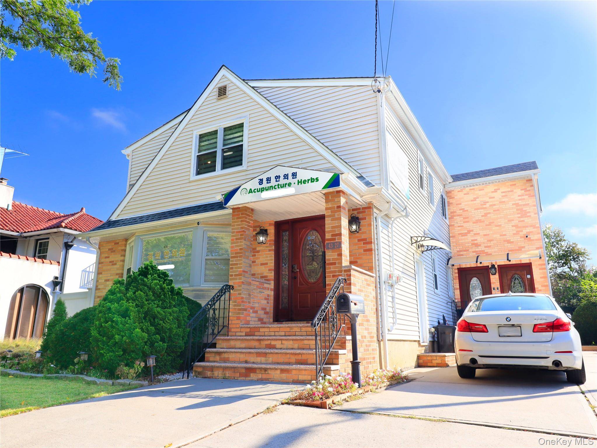 Diamond condition, Prime location, 2 family house with Doctor's office.