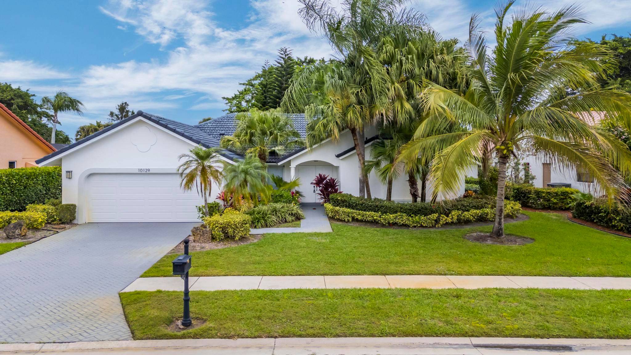 This is a beautiful home has it all !