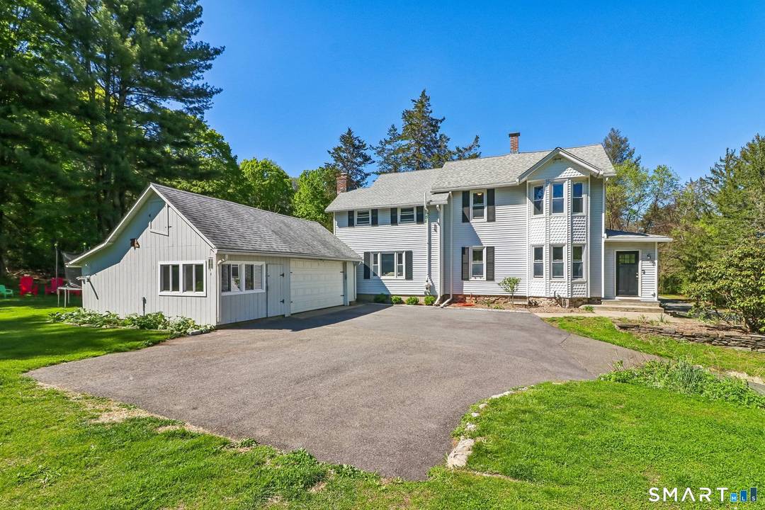 Classic early 1900s colonial in the heart of Woodbury with 3 bedrooms, 2 full baths, and over 1, 900 square feet of living space.