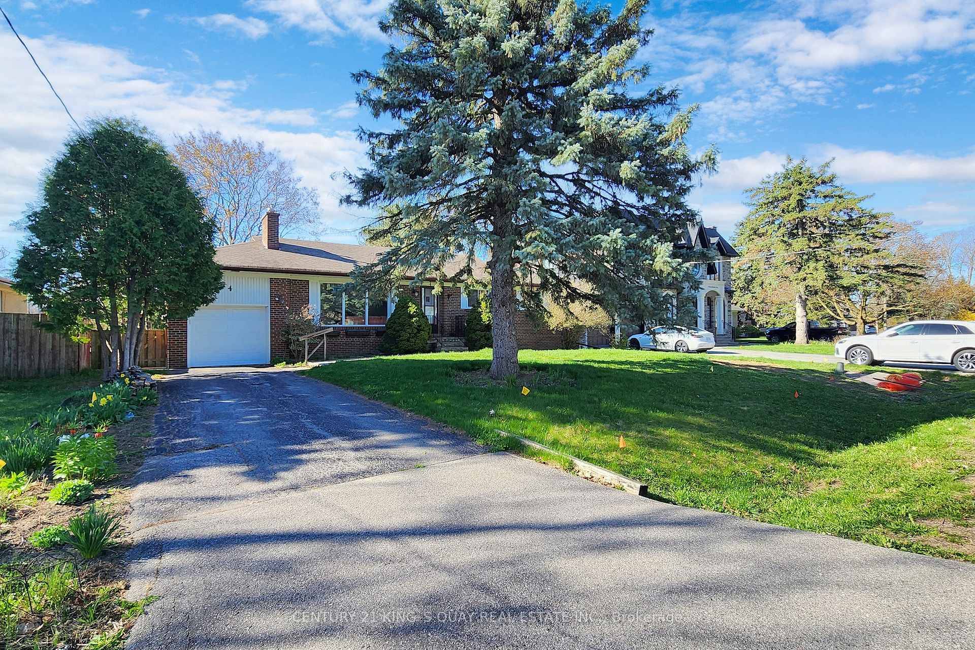 Renovated home in a Fabulous Location, Super convenient, Surrounded By Multi Million Dollar Custom Built Homes !