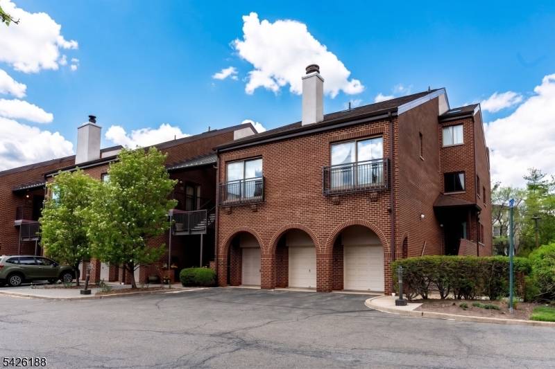 Opportunity awaits you at the highly sought after Courts of Glenpointe !