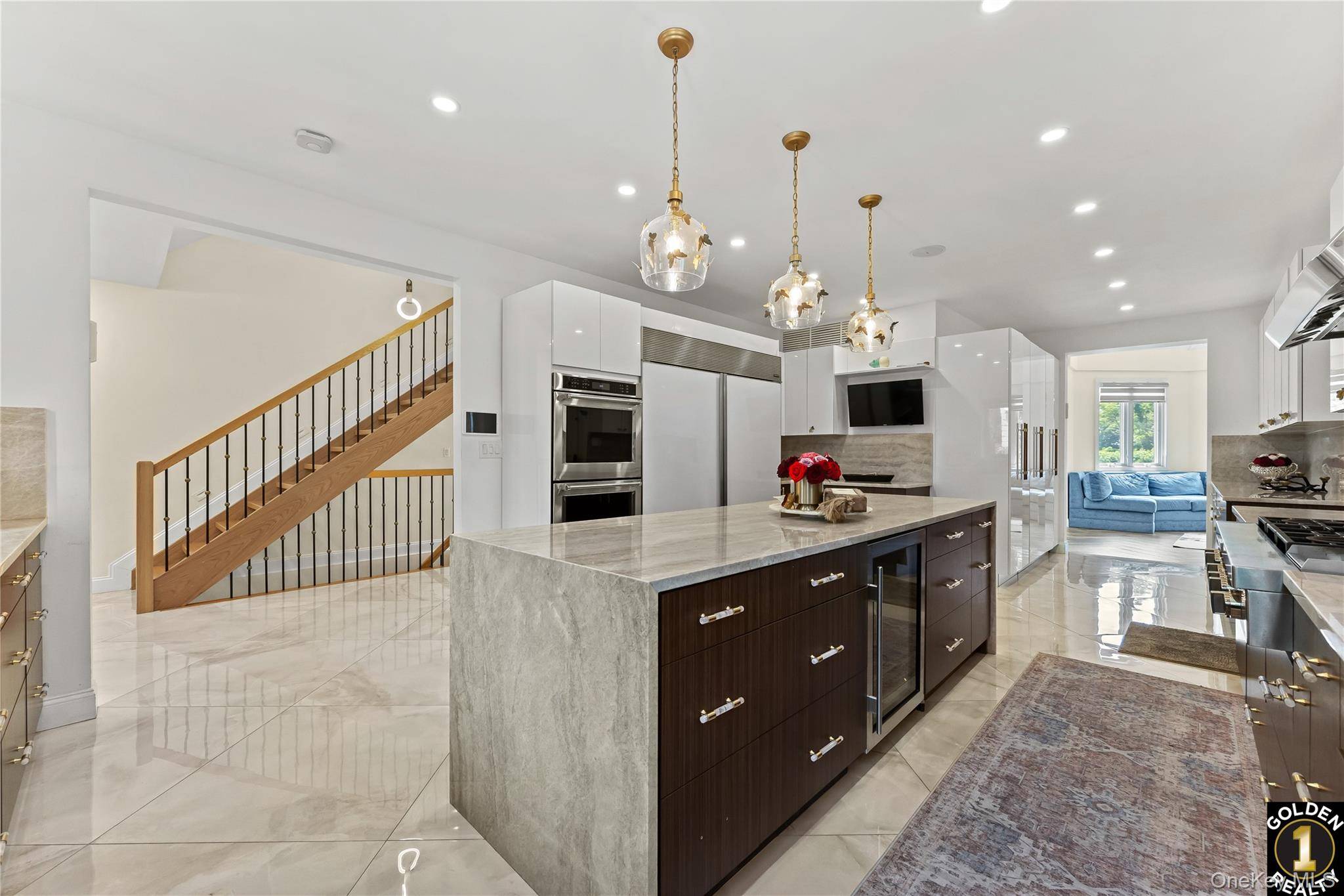 Welcome to a Masterpiece in the Heart of Kew Gardens !