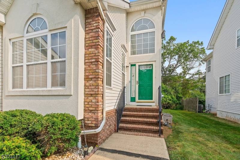 Flexible Lease Lengths, Pet Friendly furnishing options available if needed.