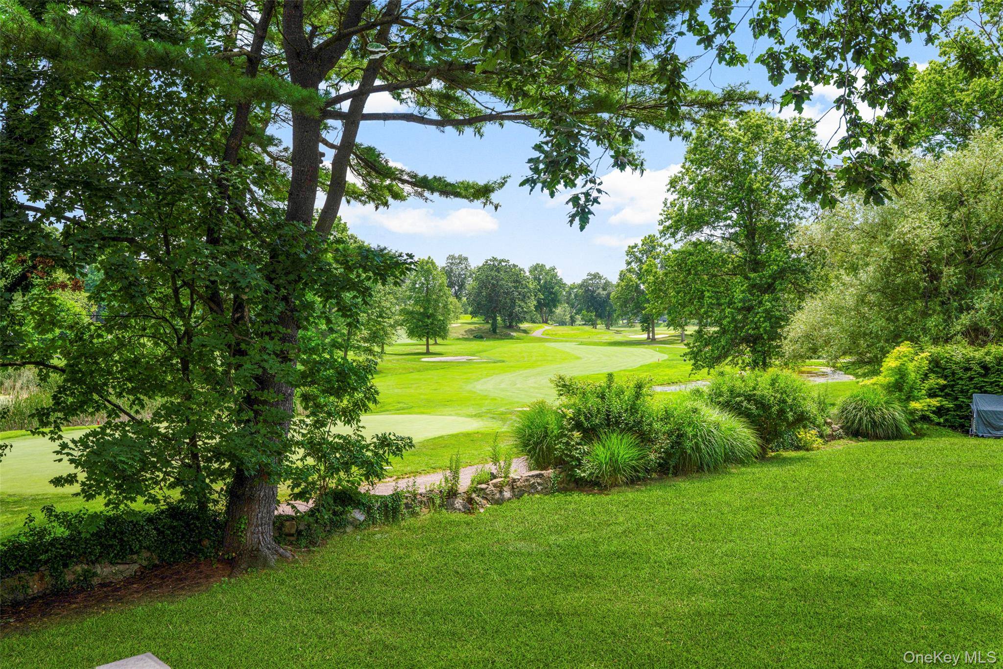 Golf Course Views. Cul de Sac Privacy.