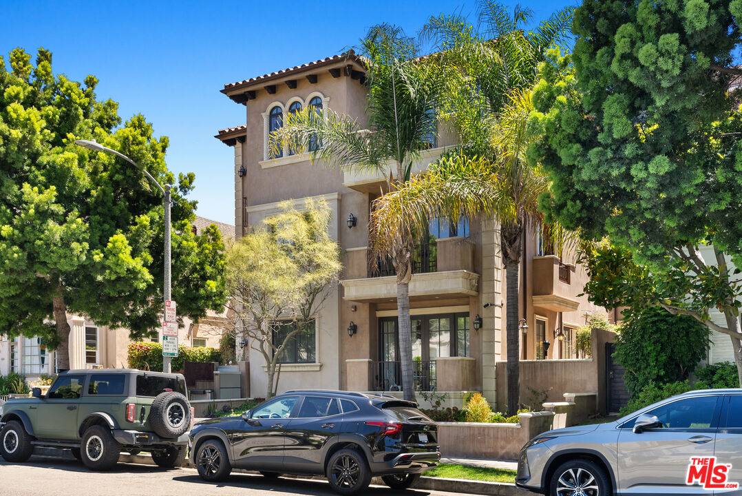 208 S Lasky Dr 4BR Beverly Hills La