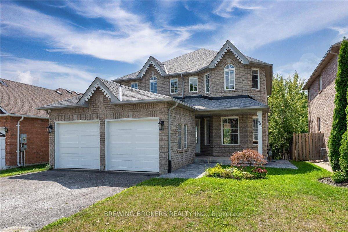 Immaculate Detached House Featuring A Large And Private Backyard Backing Onto Ravine Environmentally Protected Land, Functional Layout 4 Bed.