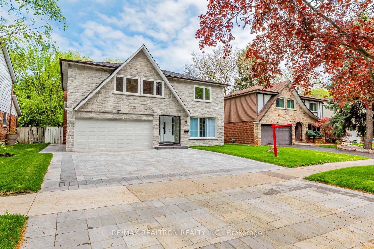 This fully renovated home over 3000 sq ft living space is located in the heart of North York on a generous 52 foot lot, featuring a fenced backyard and a ...