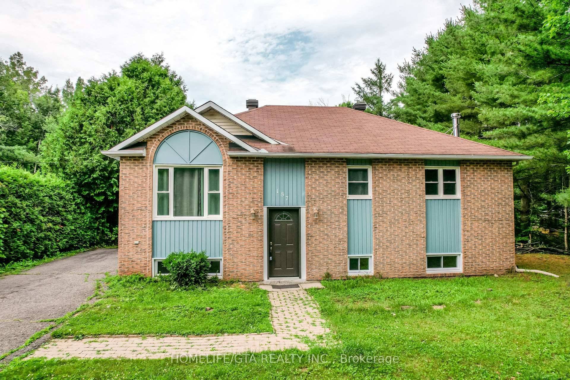 WELCOME TO 187 OAKWOOD IN FOREST HILL !