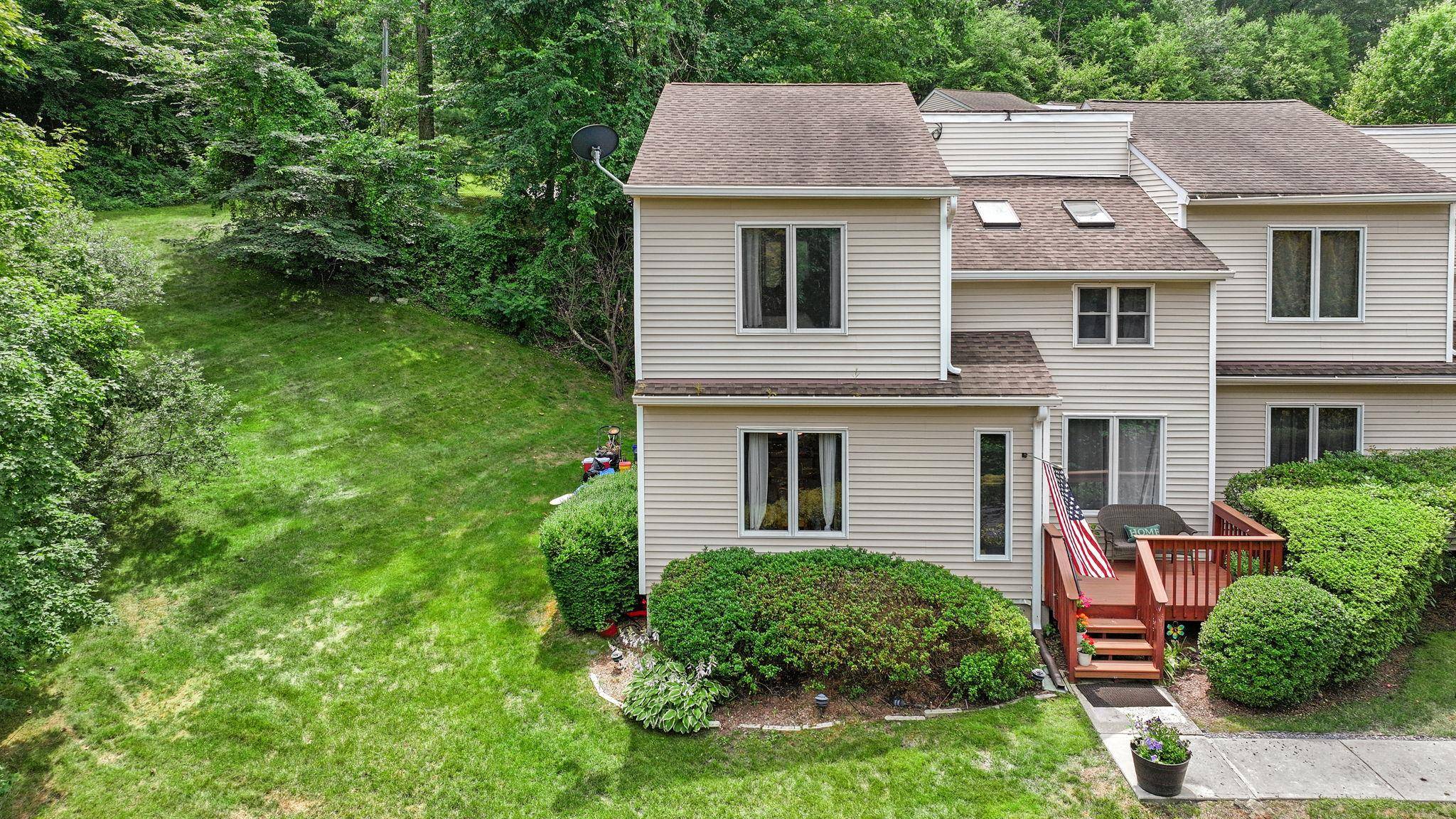 Welcome to this beautifully maintained tri level townhouse offering the perfect blend of comfort, flexibility, and convenience.