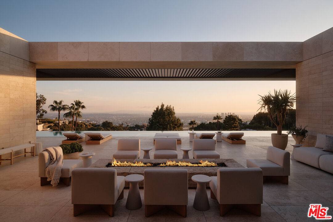 9214   Nightingale Dr 5BR Sunset Strip La