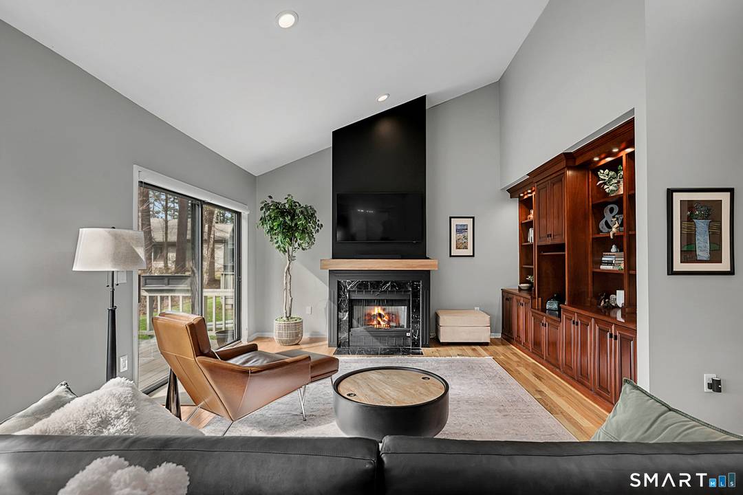 This beautifully appointed ranch style condo offers the perfect blend of elegance, comfort, and functionality.