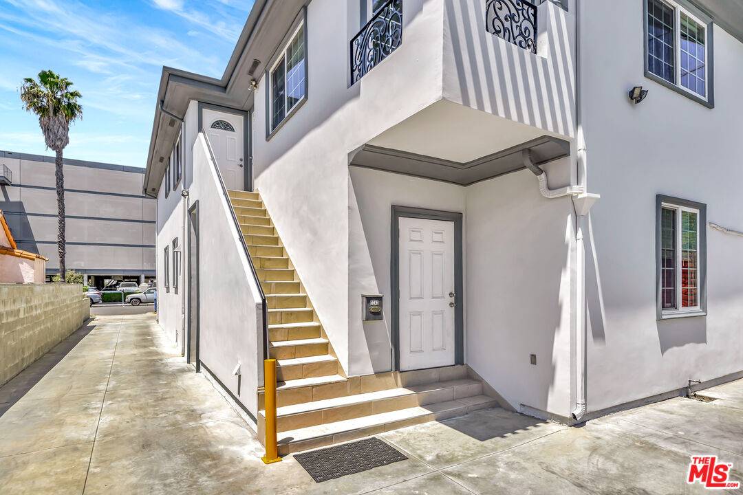 3242   Hutchison Ave 4BR La