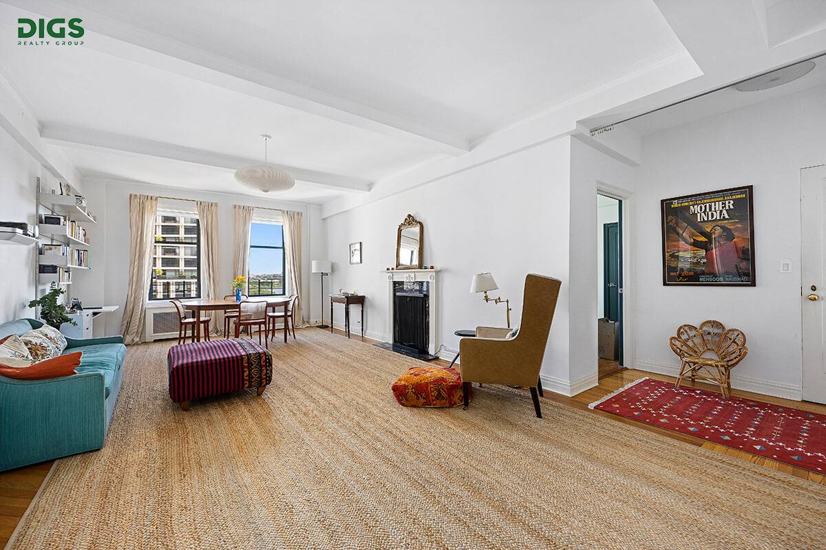 Never turn your lights on in this generously proportioned high floor 2br 2ba home featuring fabulous views, split bedrooms, incredible closet space, high ceilings and an in unit washer dryer ...