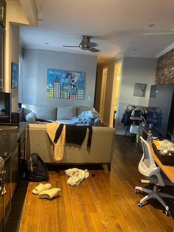 Please inquire for a video of the apartment !