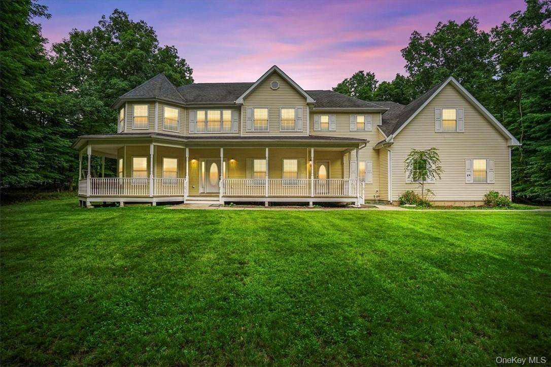 A prestigious GOSHEN Home in the Community of Northgate is now available to RENT !