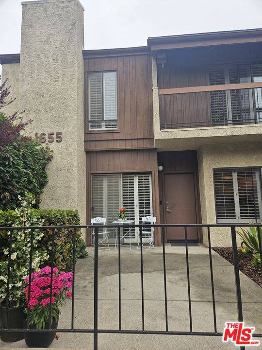 1655   Greenfield Ave 2BR La