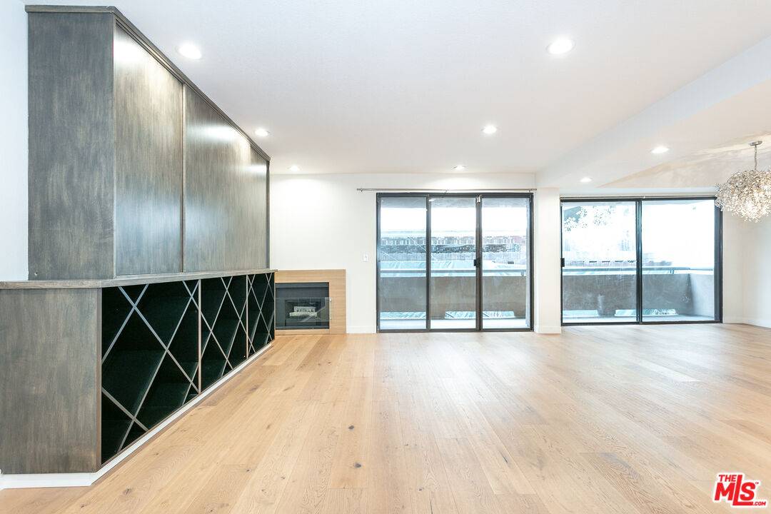 131  N Wetherly Dr 2.0 Beverly Grove LA