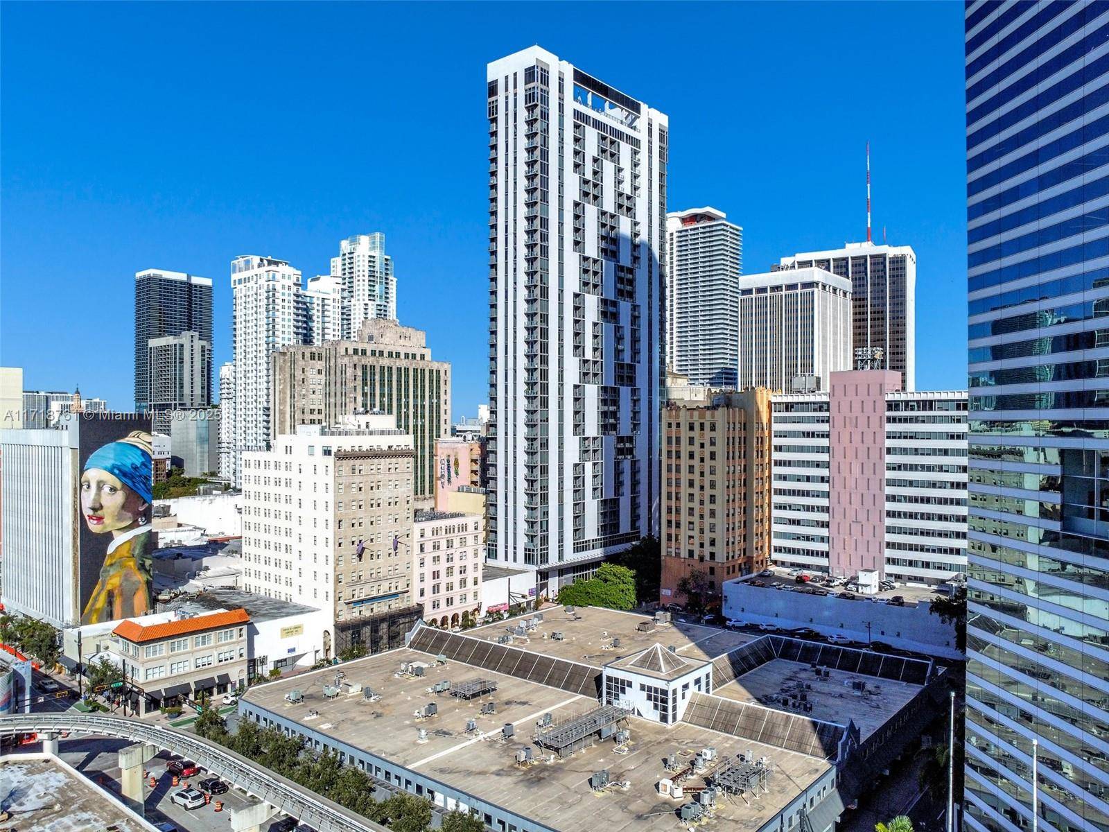 FULLY FURNISHED. Discover this incredible loft style corner Pent House Unit featuring a spectacular city view and surrounded by the vibrant downtown lifestyle.