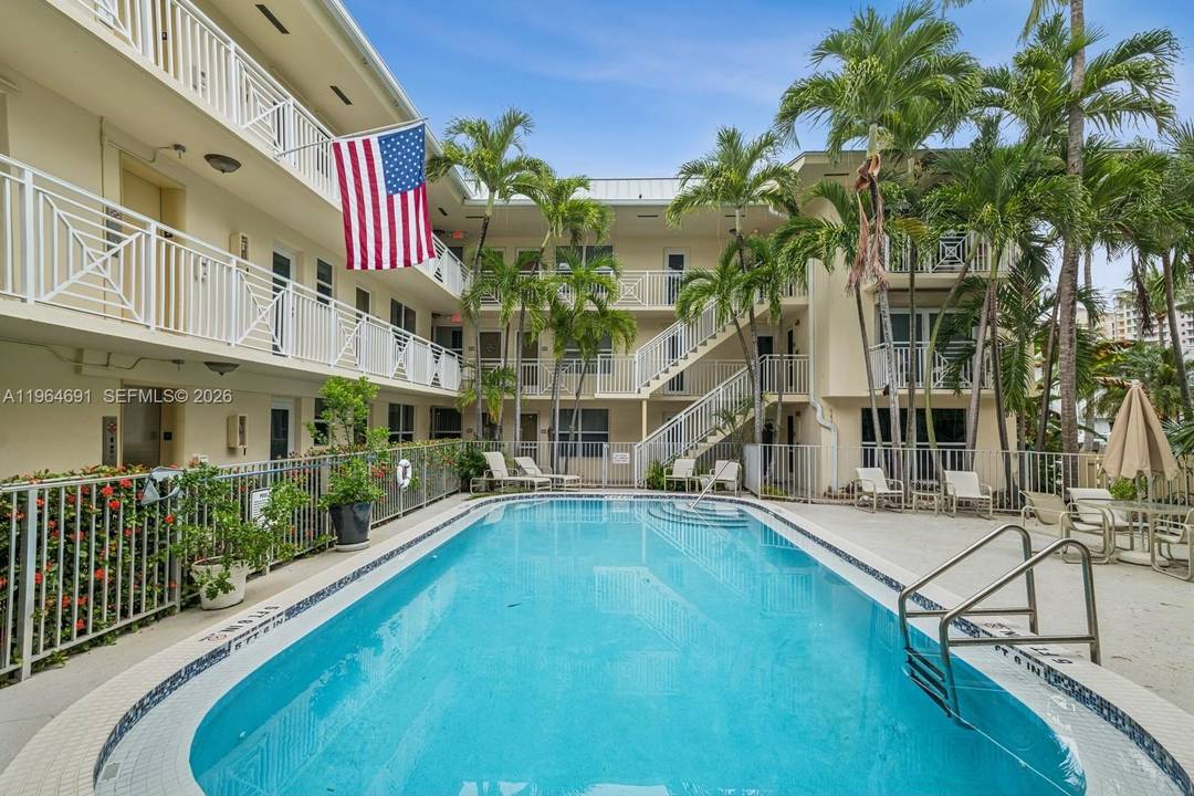 Beach, beach, beach ! ! Beautifully updated 1BD 1BA in sought after Cay Polynesia only a few hundred yards from the beach in Key Biscayne.