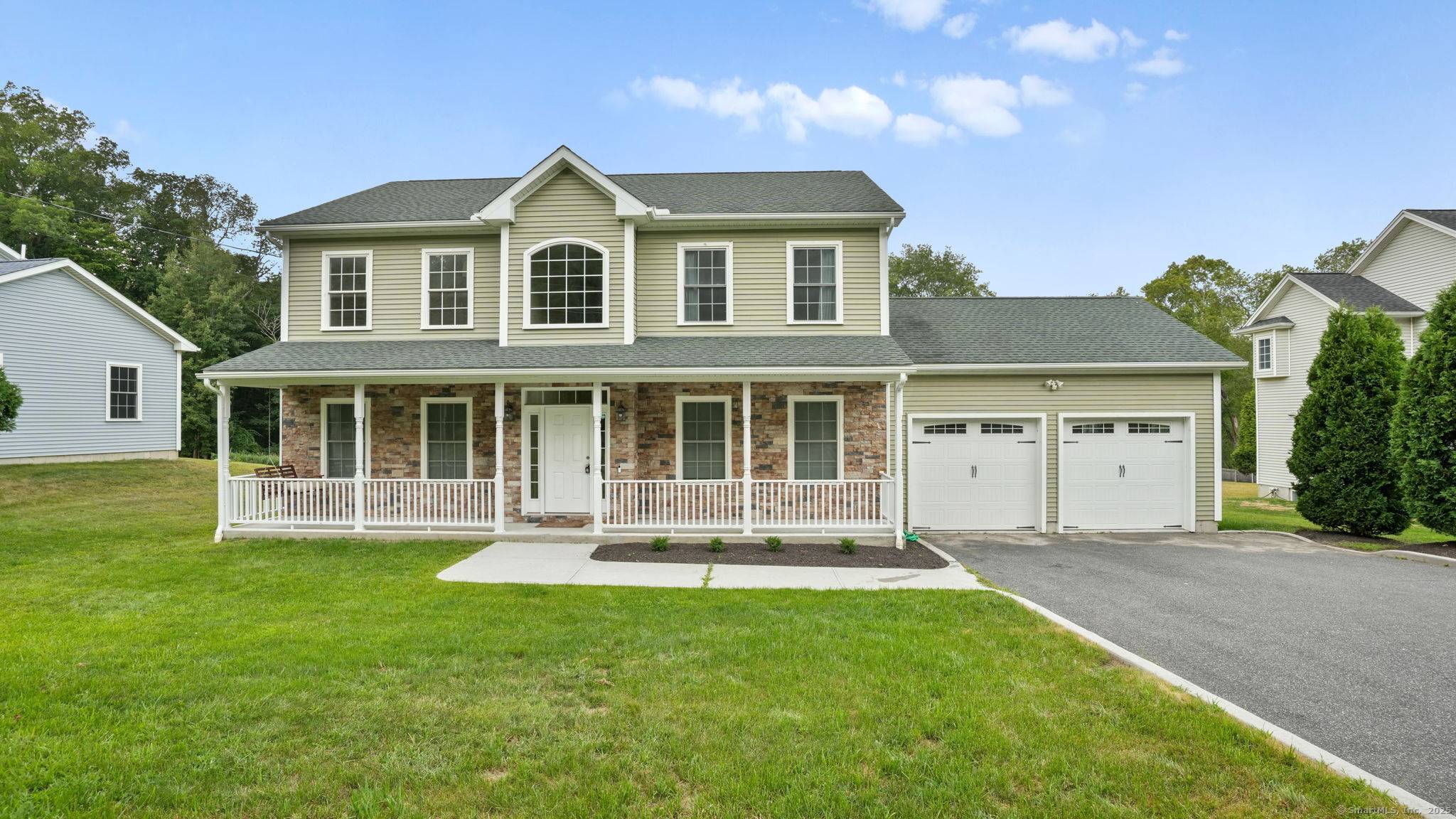 Beautiful Colonial on a level.