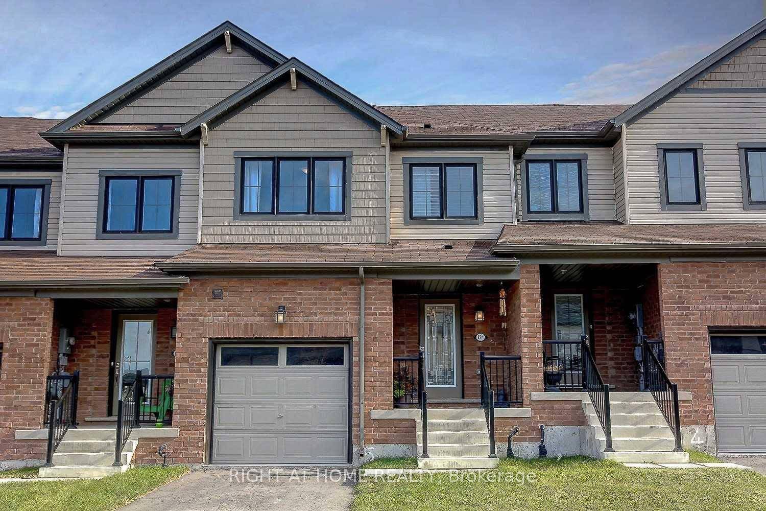 Welcome to this beautiful home in the heart of Stoney Creek, perfectly situated close to all amenities including schools, shopping, parks, and easy highway access.