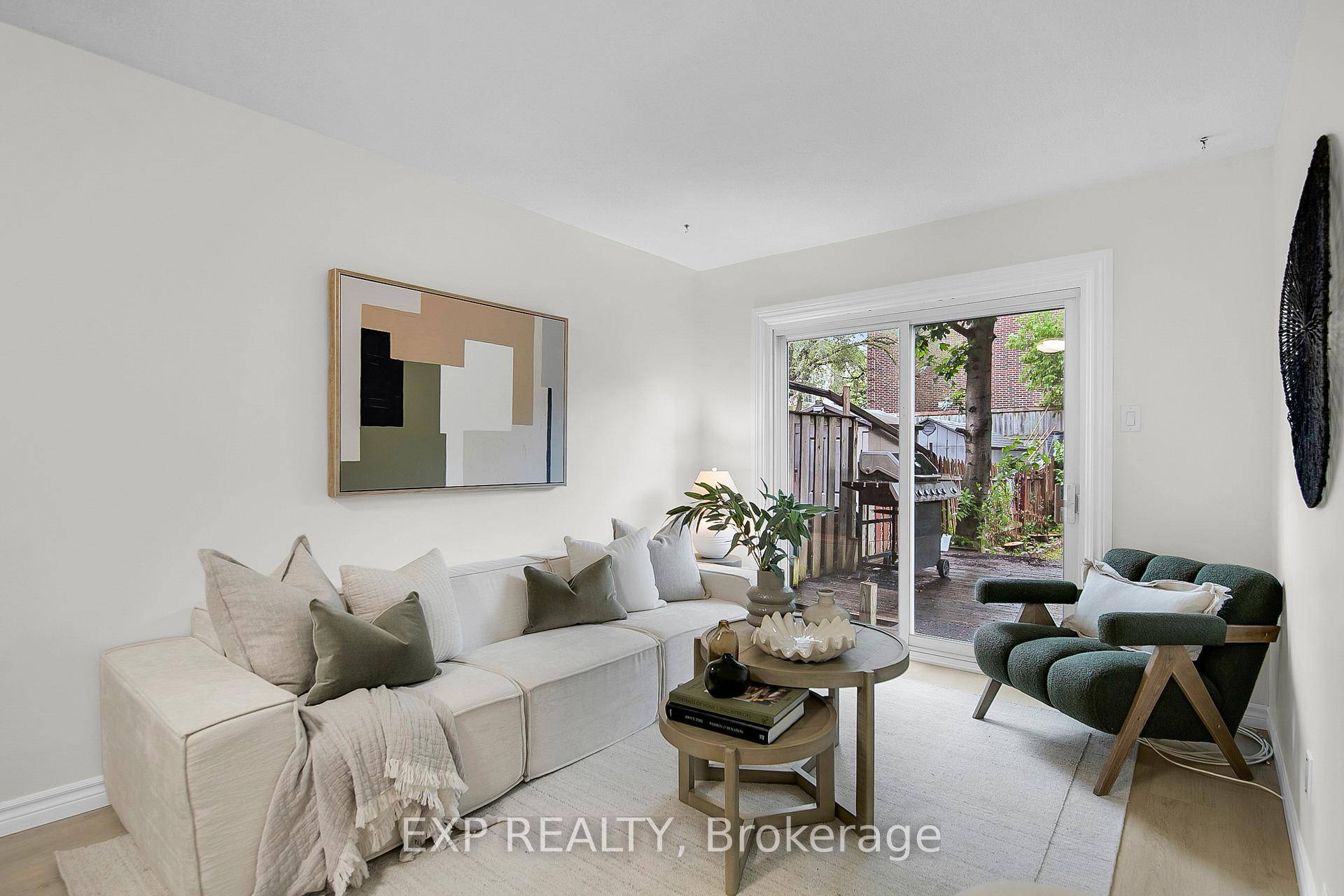 Welcome to 60 Charles Best Place, a beautifully renovated freehold townhome in a family friendly neighbourhood.