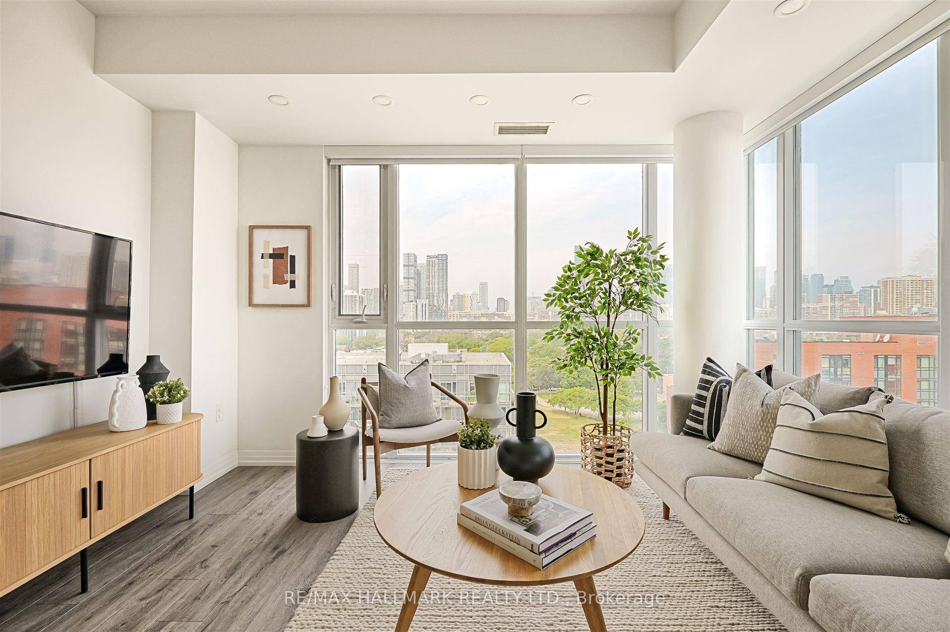 Introducing 25 Cole Street, a landmark residence at the heart of this award winning neighbourhood redevelopment.