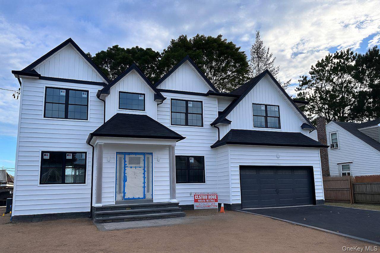 BRAND NEW BEAUTIFUL HOME FINISHED BY END OF THIS YEAR 2025 photos shown for workmanship purposes are of a VERY SIMILAR model home recently built amp ; sold by the ...