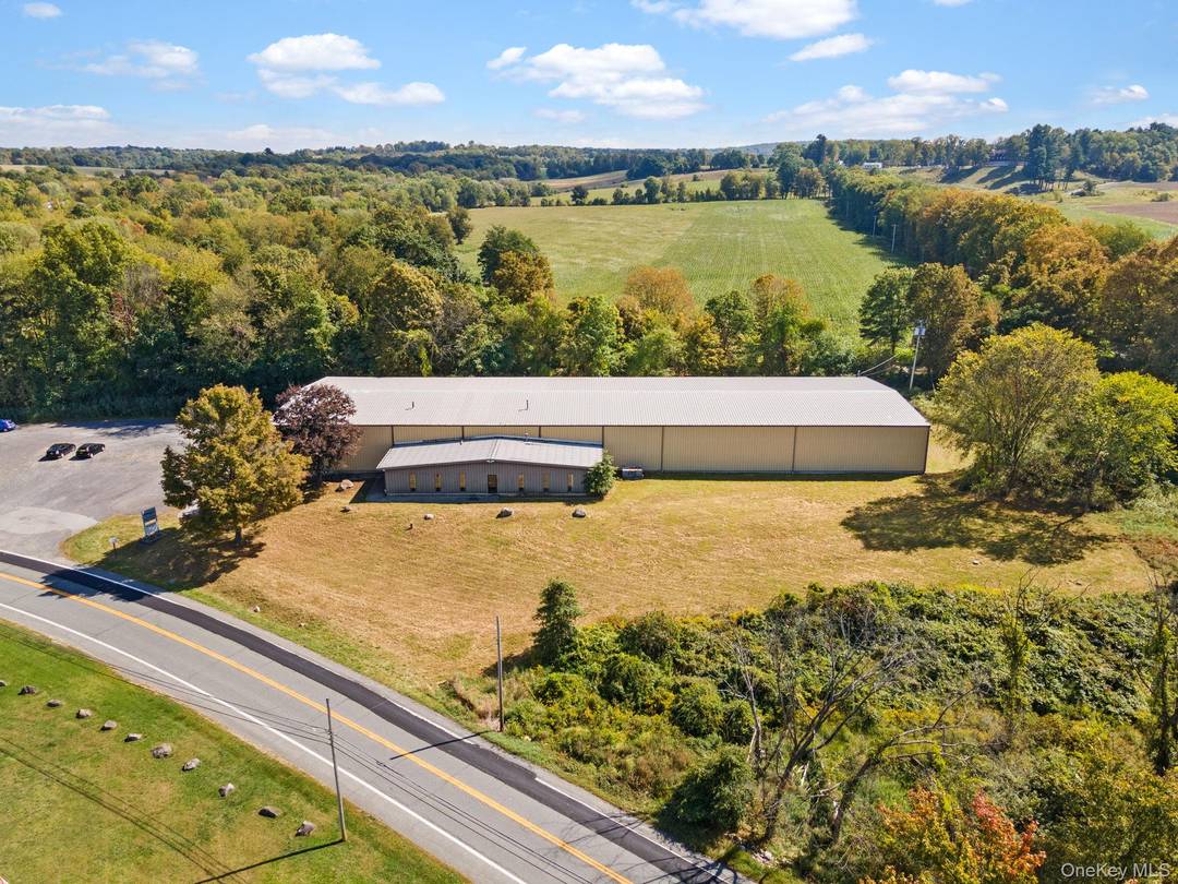 Investment opportunity or the perfect location to bring your business to the thriving Town of Shawangunk !