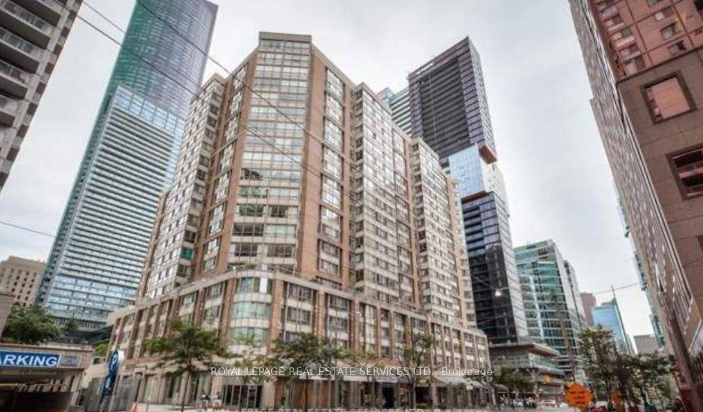 Welcome to the best value in the Bay corridor area Stylishly Updated 2 Bed Den amp ; 2 full Bath 1080 Sq Ft Suite.