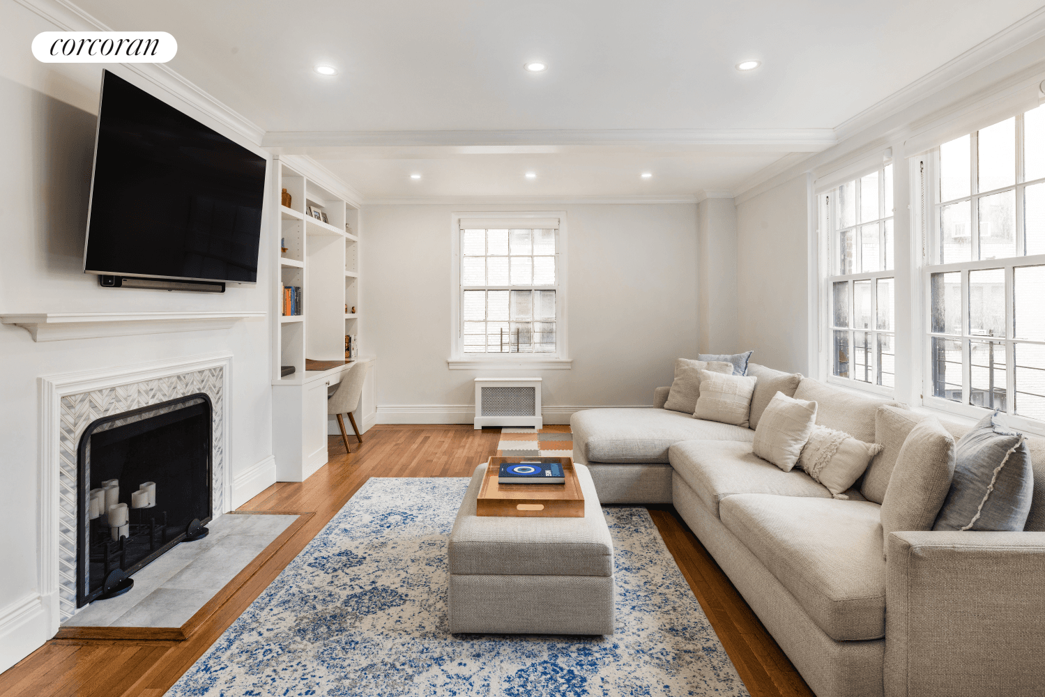 Mint Condition Pre War 2 Bed 2 Bath Welcome to Residence 5D, a true move in ready gem in a distinguished prewar cooperative on the Upper East Side.