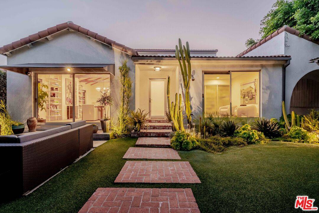 517  N Laurel Ave 5BR Beverly Grove La