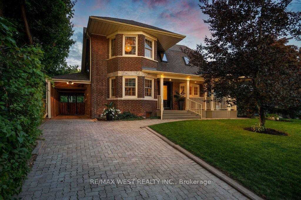 Welcome to 207 Ellis Avenue !