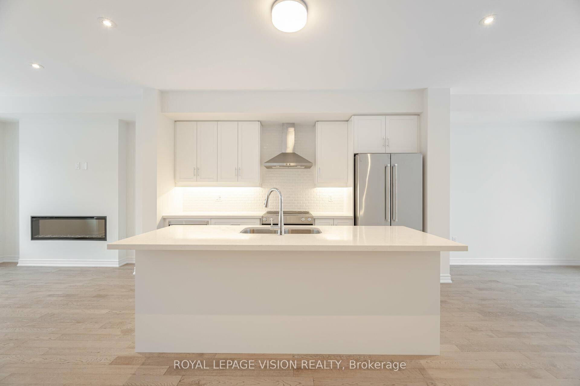 Discover the perfect blend of comfort, style and convenience in this modern home in a desirable Brampton neighbourhood.