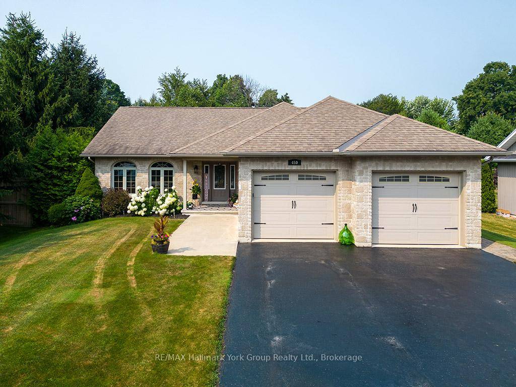 Meaford Bungalow Beauty Custom Home Charm amp ; Year Round Comfort Welcome to this stunning custom built bungalow in the heart of Meaford, where elegance and comfort combine to create ...