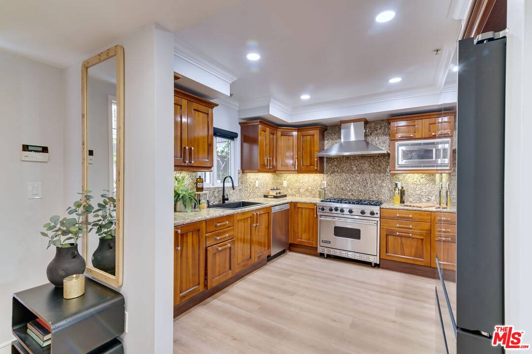 1878   Greenfield Ave 3BR Beverlywood La