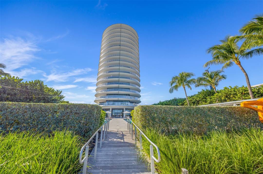 Stunning 701 Residence at Eighty Seven Park offers a refined coastal lifestyle within one of Miami Beach s most iconic oceanfront buildings.