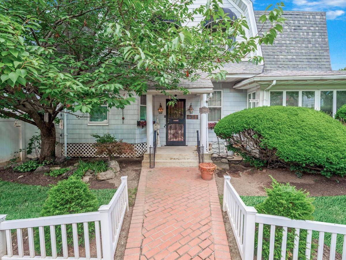 Welcome to this charming south facing home, ideally positioned on a desirable corner lot in the heart of Woodhaven.