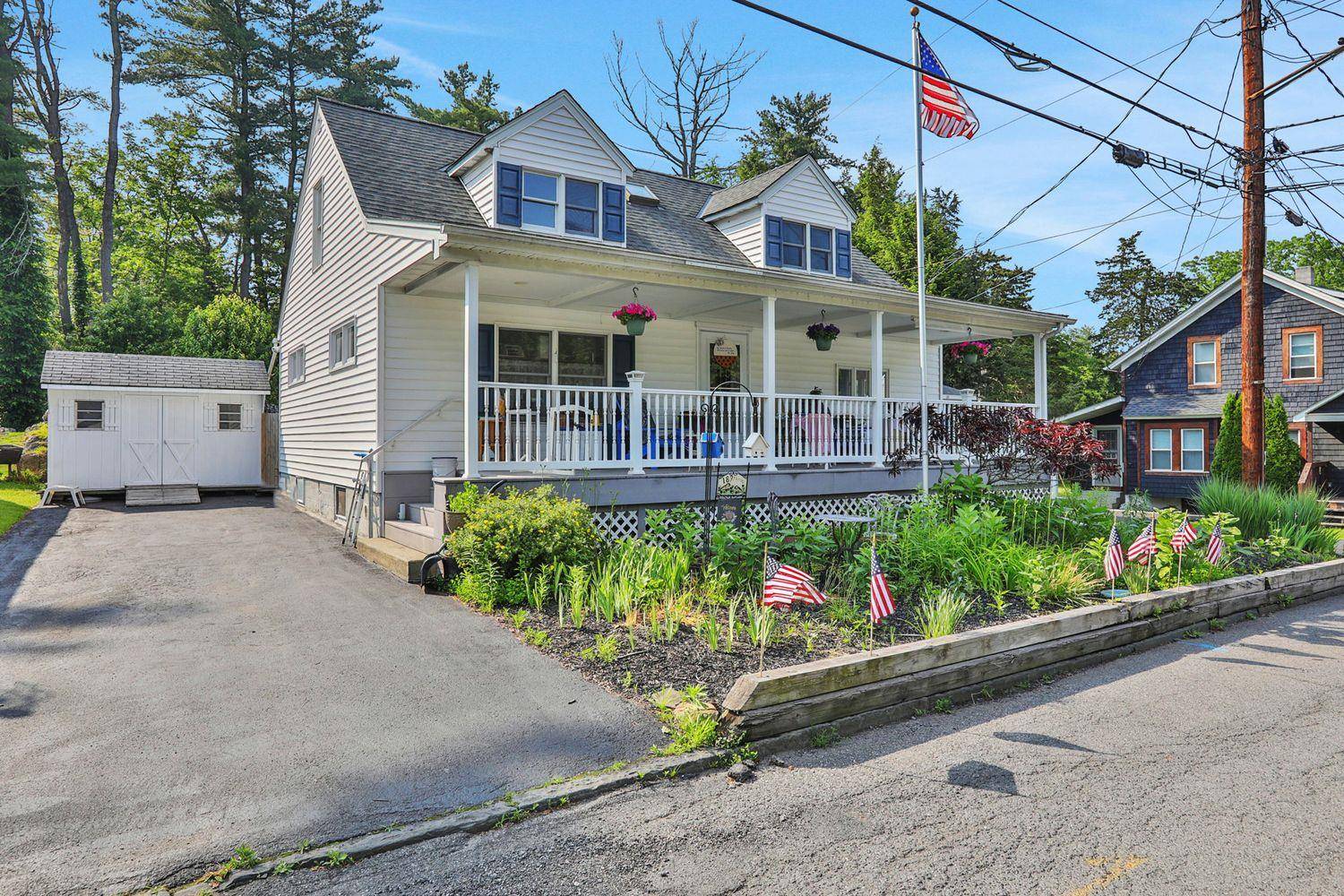 Sunny, spacious and so close to Uptown Kingston This expanded Cape features four bedrooms and 2.