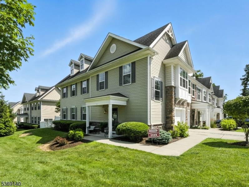 Love the feel of a single family home but not the upkeep ?