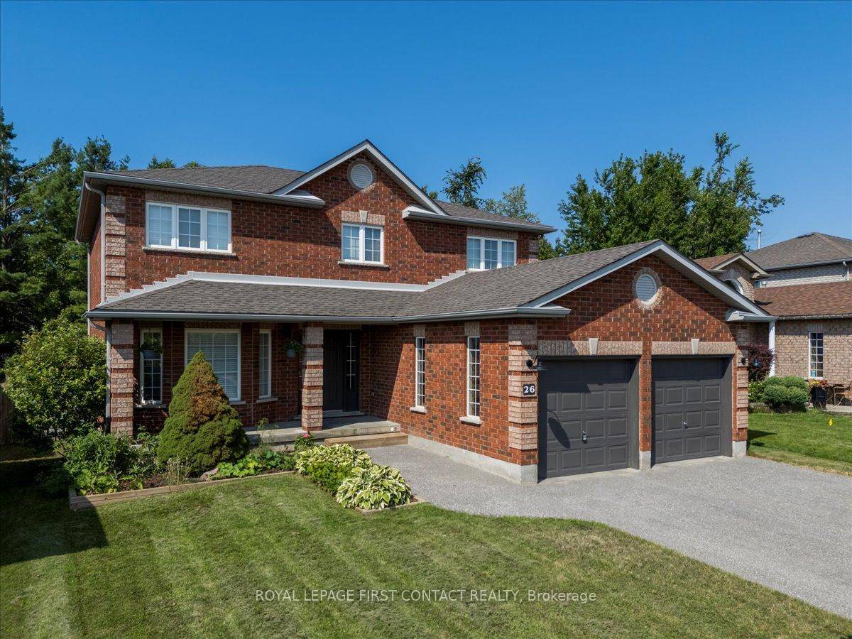 Welcome to your new home in the heart of one Barrie's most desirable neighborhoods !