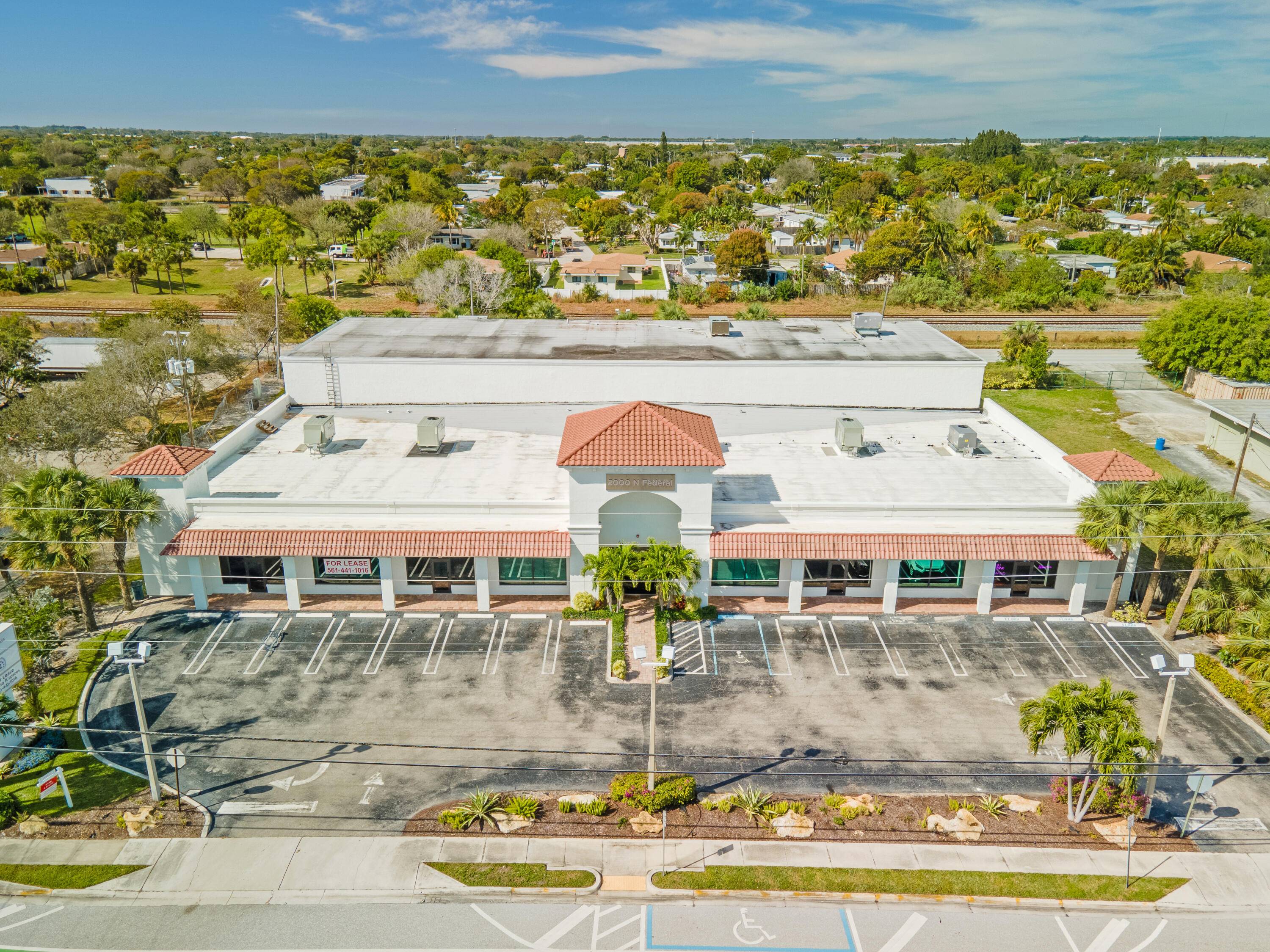 Warehouse space available in Delray Beach, Florida !