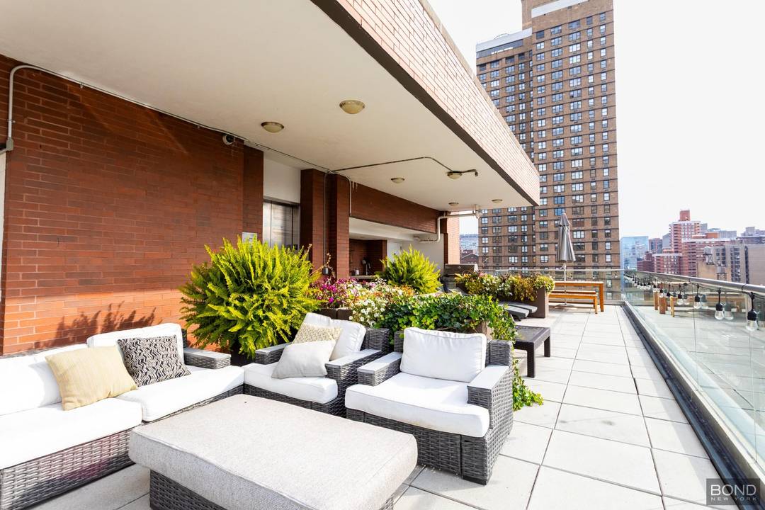 Beat the Spring market ! Viewings Daily by Appointment.