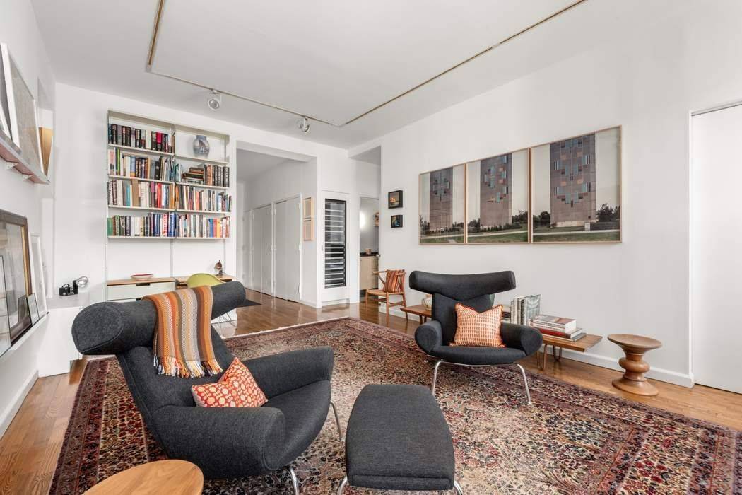 RESIDENCE Centrally located in the coveted Gold Coast of Greenwich Village and part of the 1880 s Portsmouth Hampshire cooperative, this oversized one bedroom residence offers a rare blend of ...