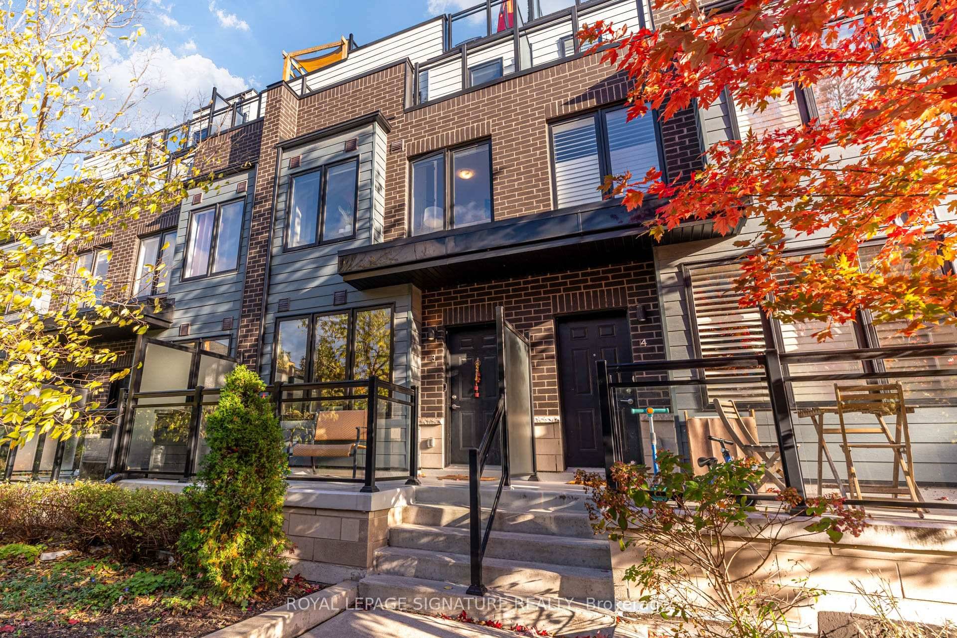 Welcome Home ! Discover this stunning 3 bedroom, 3 bathroom open concept executive townhome, a perfect blend of modern style, comfort, and convenience.