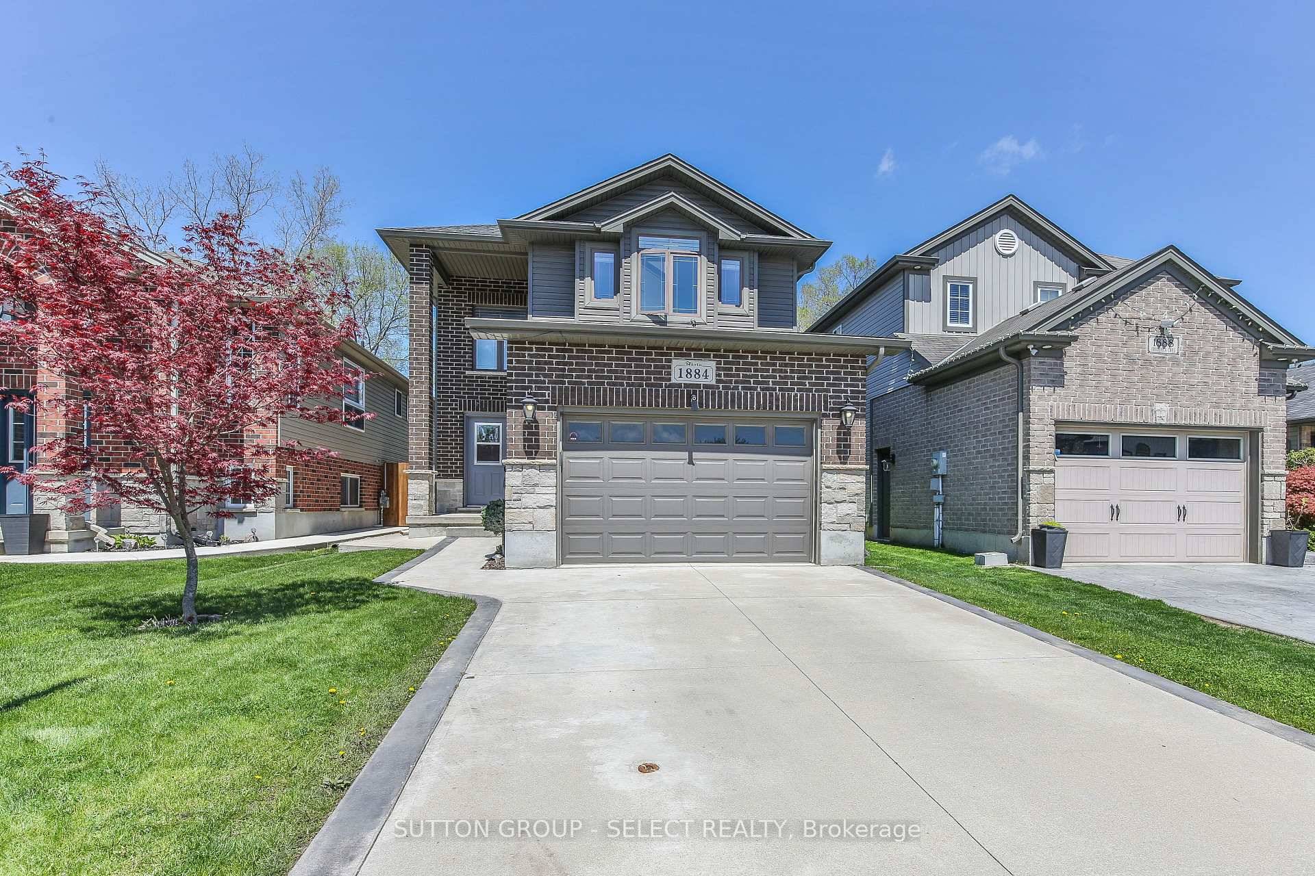 Superb family home opportunity describes this impeccably maintained 3 bedroom 4 bath brick two storey on a premium lot backing onto a secluded green space with nature trails and wooded ...
